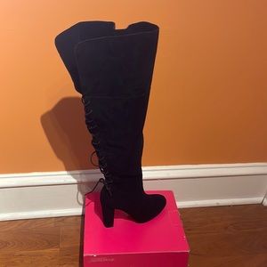 Women Shoedazzle Heeled Boots Wide Calf Size 10
